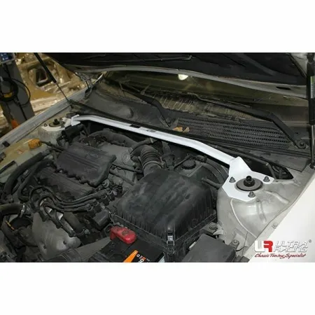 Rozpórka przednia (Front Upper Strut Bar)(3057) Ultra Racing Daewoo Magnus (V200) 2.0 2WD 00-06
