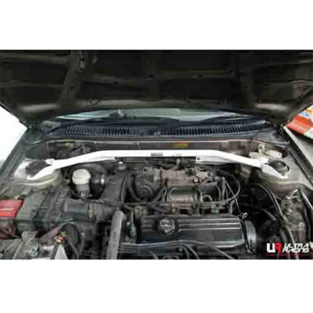 Rozpórka przednia (Front Upper Strut Bar)(058) Ultra Racing Proton Arena 1.5 02-09/Putra 1.8 96-04/Satria 1.3 94-05/Wira 1.5 04-09 2WD