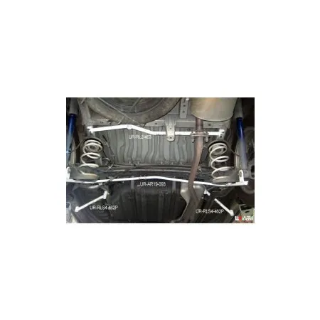 Rozpórka tylna dolna (Rear Lower Bar) (463) Ultra Racing Toyota Alphard (AH10) 2.4 2WD 02-08