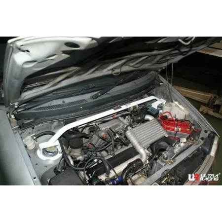 Rozpórka przednia (Front Upper Strut Bar)(064) Ultra Racing Perodua Kancil (L200) 660/850 2WD 94-09/03-06