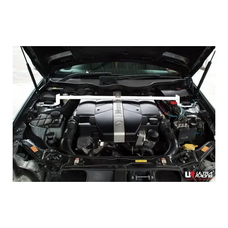 Rozpórka przednia (Front Upper Strut Bar)Ultra Racing Mercedes CLK 320 C209 02-09