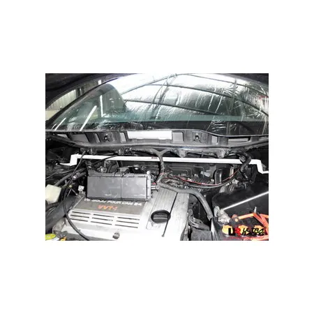 Rozpórka przednia (Front Upper Strut Bar)1633 Ultra Racing Toyota Previa 00-06