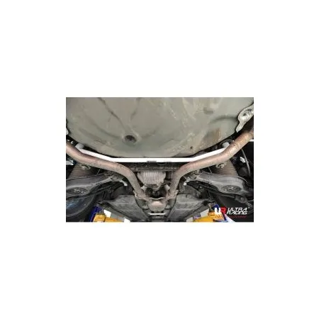 Rozpórka tylna dolna (Rear Lower Member Brace) Ultra Racing Hyundai Genesis Sedan 12+