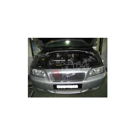 Rozpórka przednia (Front Upper Strut Bar)Ultra Racing Volvo S80
