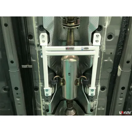 Rozpórka środkowa (Mid Lower Brace) (3987) Ultra Racing Toyota Auris (E210) 2.0 2WD HB 19+/Corolla Altis 1.8 19+/Corolla Cross 1.8 20+