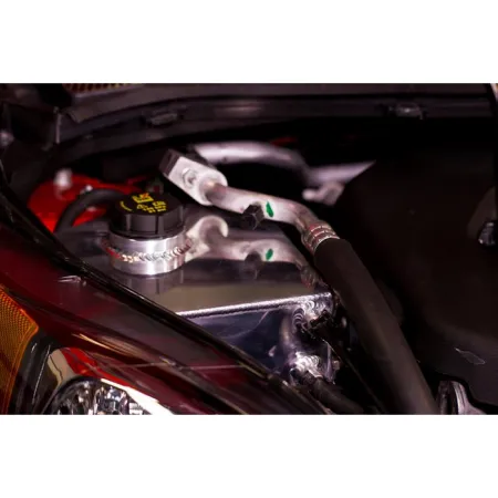 Aluminiowy zbiornik wyrównawczy Mishimoto Ford Fiesta ST 2014-2019 Srebrny