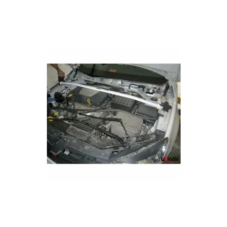 Rozpórka przednia (Front Upper Strut Bar)(1806) Ultra Racing Roewe 350 1.5 2WD 10-15
