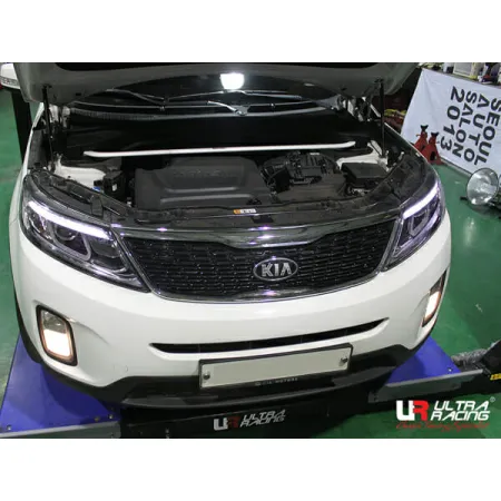 Rozpórka przednia (Front Upper Strut Bar)(2630) Ultra Racing Kia Sorento (XM) 2.0D 2WD/4WD 13-14