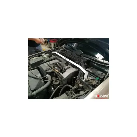 Rozpórka przednia (Front Upper Strut Bar)(3497) Ultra Racing Mercedes W210 E230 2.3 2WD 96-03
