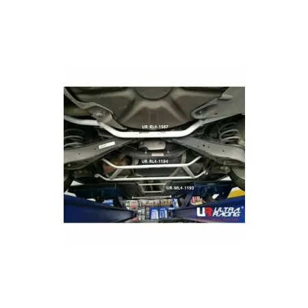 Rozpórka tylna dolna (Rear Lower Bar) (1567) Ultra Racing Volkswagen Jetta A5 (TYP 1K) 1.4 TSI 2WD 06-10/Volkswagen Jetta 1.8 TSI/2.0 TSI/2.0 TDI 11-1
