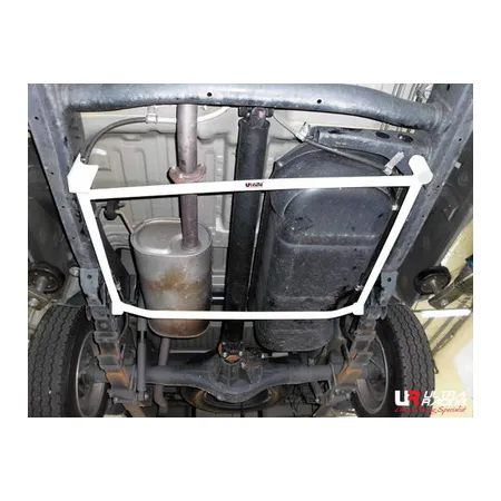 Rozpórka tylna (Rear L Brace) 1747 Ultra Racing Mitsubishi Triton/L200 06+