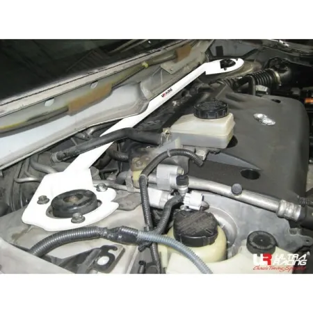 Rozpórka przednia (Front Upper Strut Bar)(1031) Ultra Racing Nissan Presage (U31) 2.5 2WD 03-09
